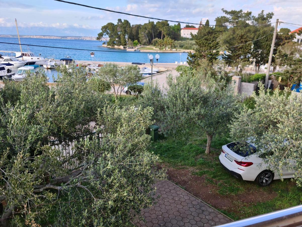 Apartmani Junto Preko Exterior photo