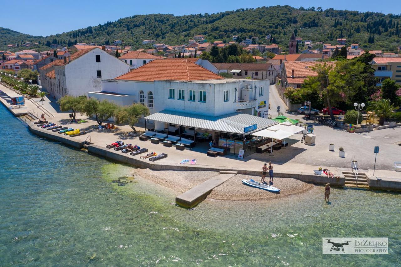 Apartmani Junto Preko Exterior photo