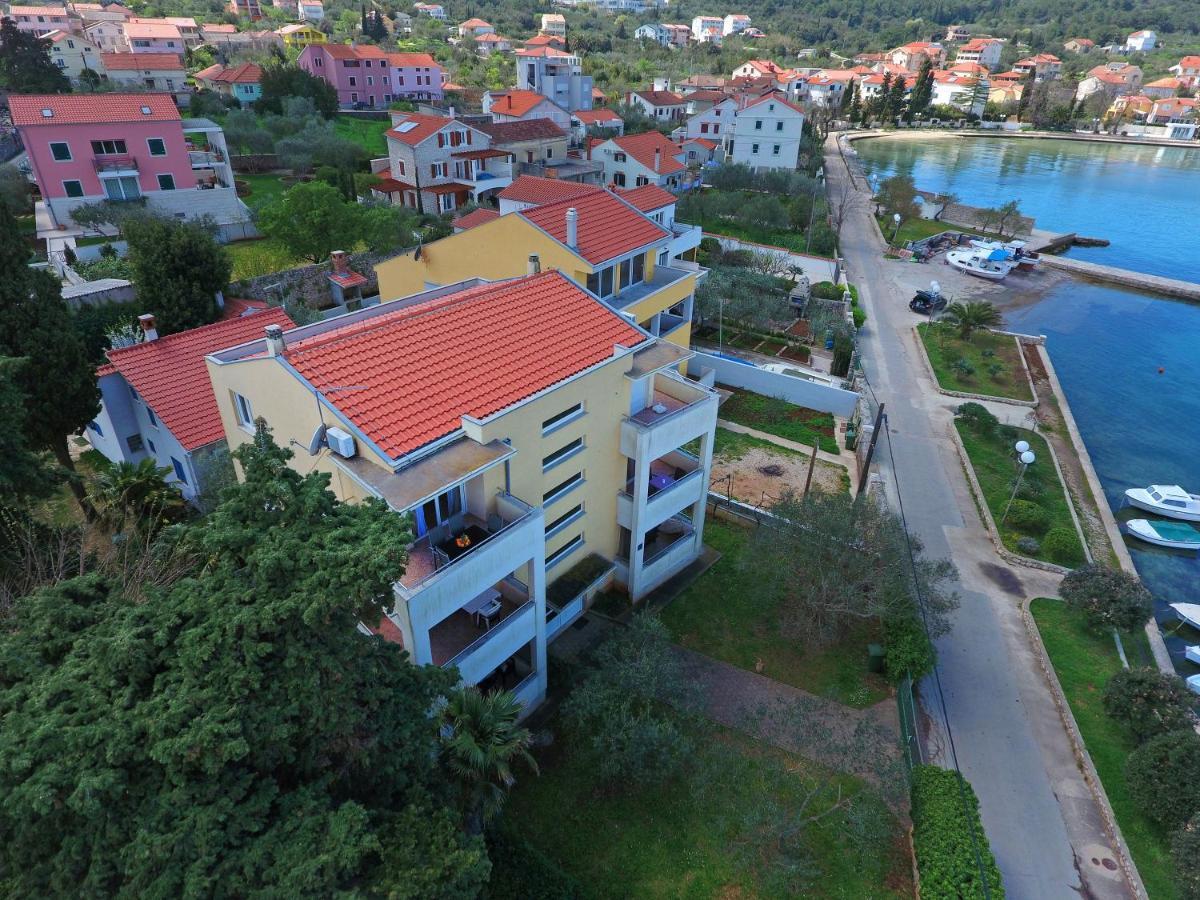 Apartmani Junto Preko Exterior photo